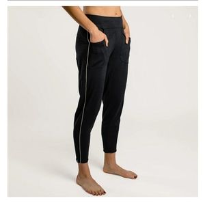 Oiselle Lux Tailored Sweatpants